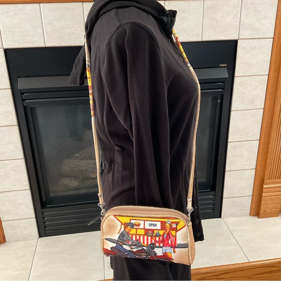 NWOT Road Trip Small Crossbody - Picture 3 of 11